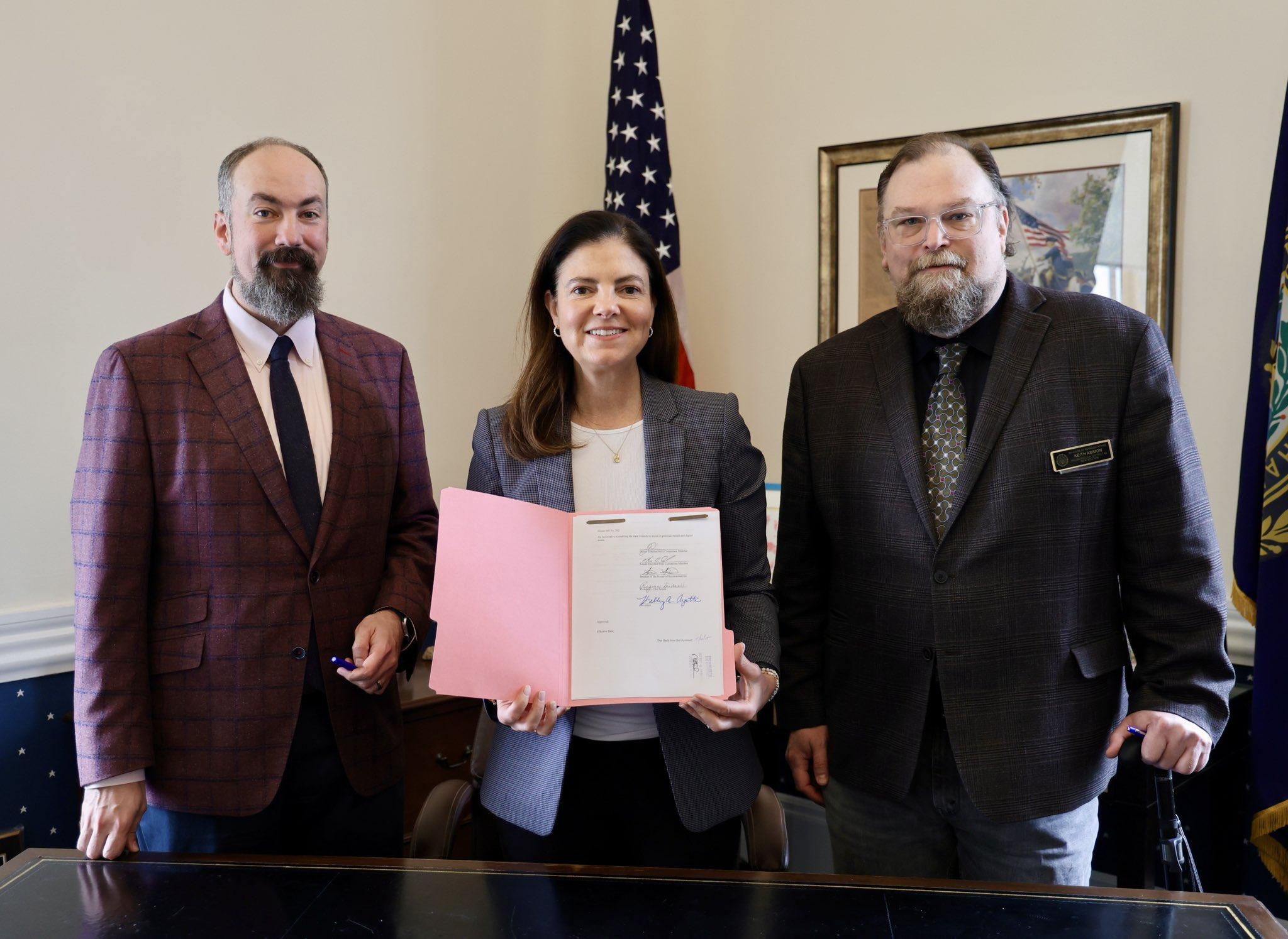 新罕布什尔州签署全美首个州比特币储备法案，更多加密立法蓄势待发，或掀起各州效仿潮-区块周刊BlockWeeks