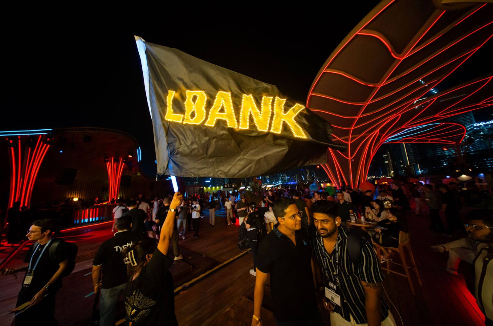 打破边界的共识之夜：LBank Eric He在迪拜诠释Web3精神与MEME未来