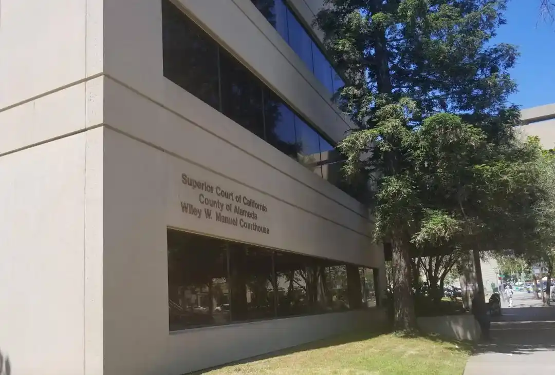 马斯克起诉OpenAI开庭：钱我一分都不要，只求搞垮奥特曼？